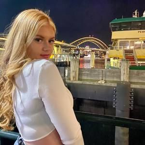 Meet your Posher, Molly